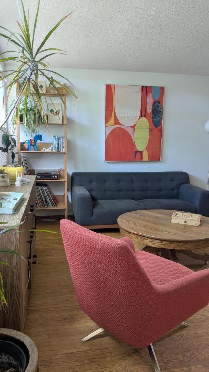 YEGFamilyHome - B&B Edmonton
