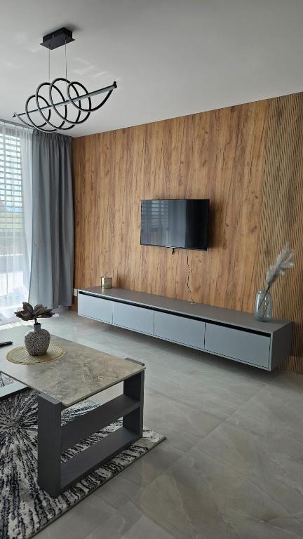 Moderný 3 - spálňový apartmán s veľkou terasou - B&B Bobrov