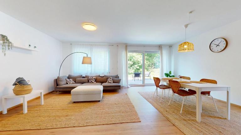 Homely Stay Grand Living - 5BR Terrace House with garden - B&B Kindsbach