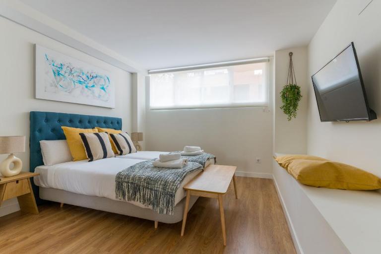 Modern and wide- 3Bd 25 Bth- Plaza Castilla - B&B Madrid