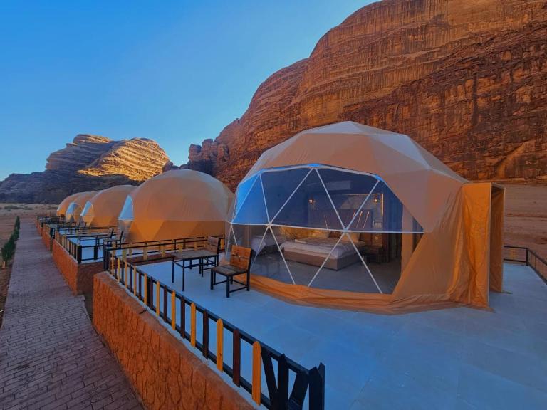 Wadi Rum Hakuna Matata Camp and Jeep Tour - B&B Diḩwas