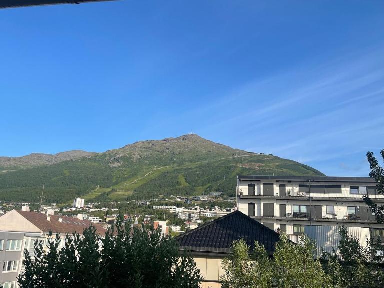 Apartment with a view in the center of Narvik - Chambres d'hôtes Narvik