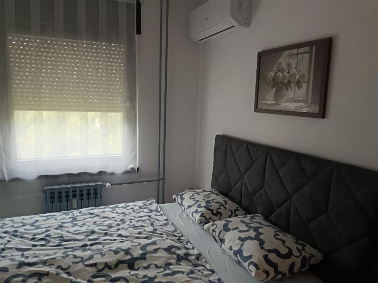 Apartman 19 Vinkovci, klimatiziran, samostalni ulaz, javni parking - B&B Vinkovci