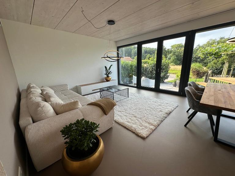 Moderne Ferienwohnung in Aussichtslage - B&B Althütte