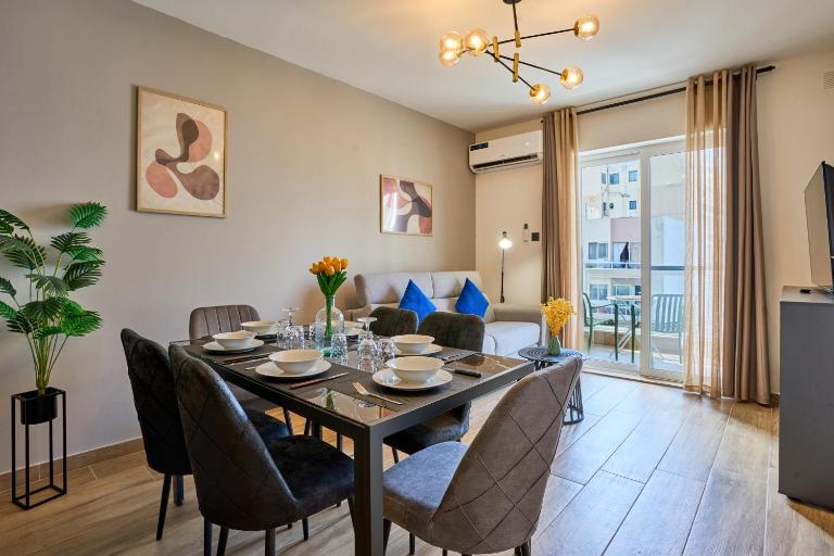 LotusEscape Modern Apartment, 7 Minutes Walk to Promenade St Pauls Bay - Ferienwohnung St Paul's Bay