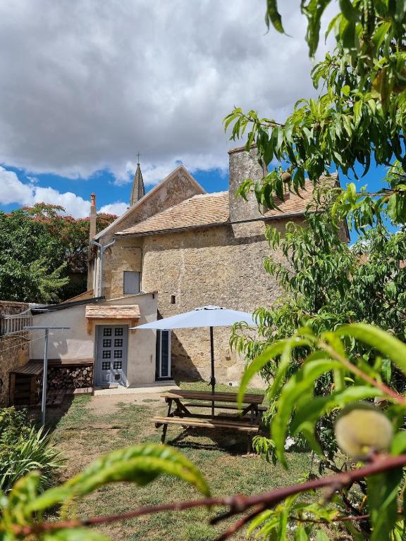 Charming, French village house, renovated in 2025, available tonight ! - Ferienwohnung Fyé