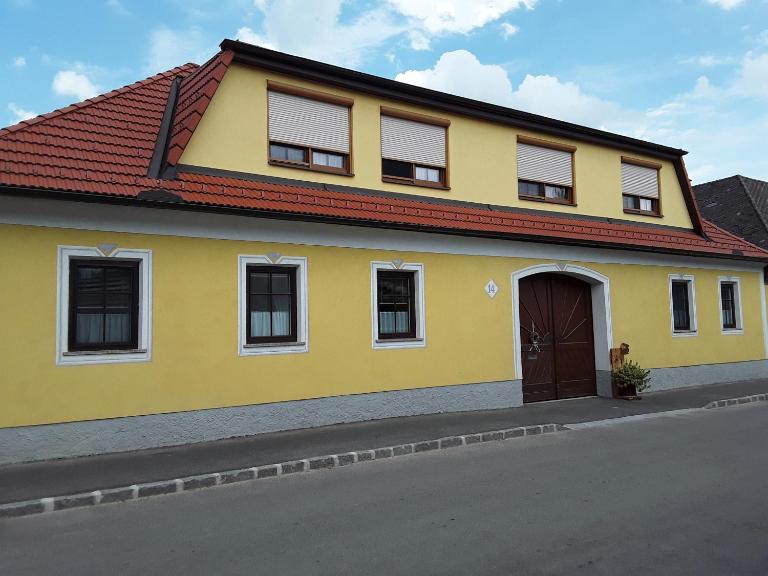 Lisis Appartements, Privatzimmer, Ferienwohnungen - Ferienwohnung Grosstaxen