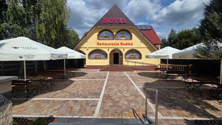 Hotel-Restauracja-Bar Rudka - Bed and Breakfast Ostrowiec Świętokrzyski