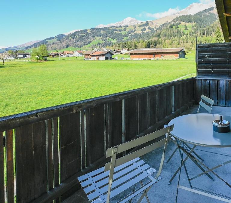 Ferienwohnung mit Balkon nahe Interlaken & Adelboden - B&B Frutigen