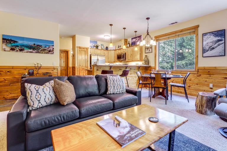 Boulders Truckee Condo Near Donner Lake + Skiing! - B&B Truckee
