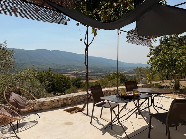 Bastidon avec vue et piscine au coeur du Luberon - Ferienwohnung Céreste