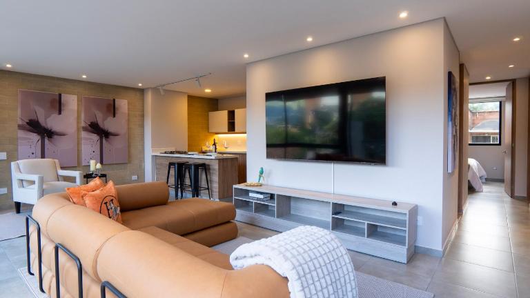 99Rentall Apt privado por piso WiFi y parqueadero privado, ubicacion Top - Ferienwohnung Medellín