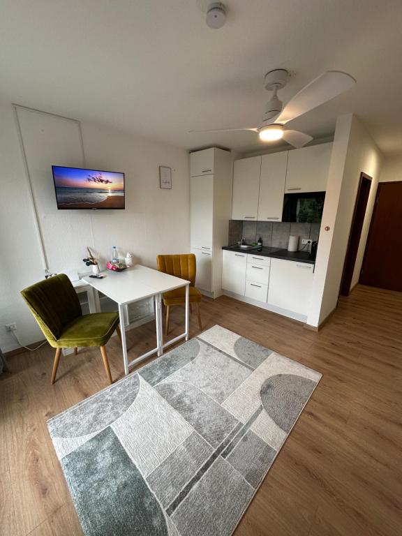 Wohlfühlwohnung in Eppelheim - zentral und entspannt - Ferienwohnung Eppelheim