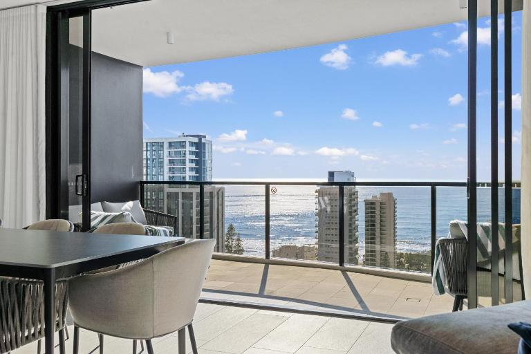Encore Broadbeach - Official - B&B Gold Coast