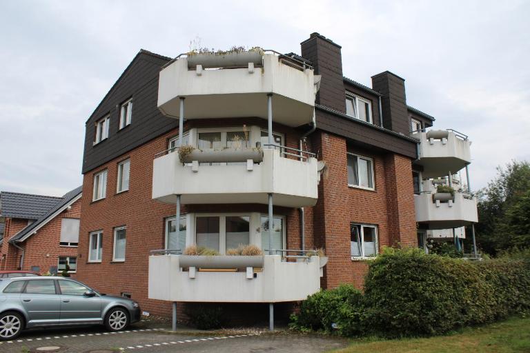 Großzügiges Erdgeschoßapartment mit Balkon und eigenen kostenlosen Parkplatz - B&B Hövelhof