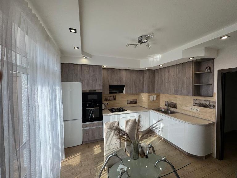 Apartment - Dzhordzha Vashynhtona - Ferienwohnung Lwiw