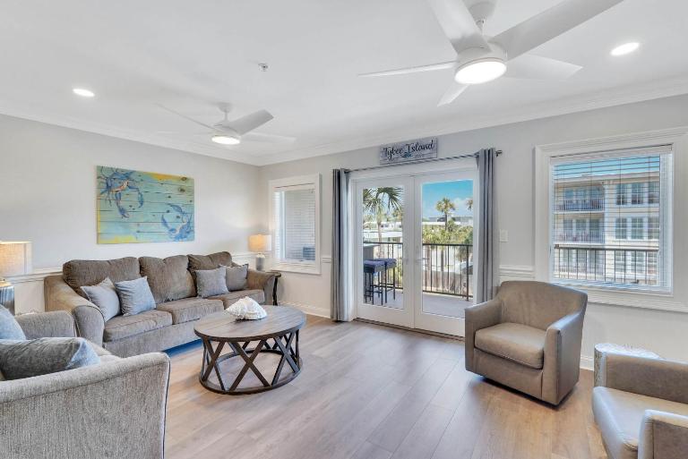 Brass Rail 203 - B&B Tybee Island