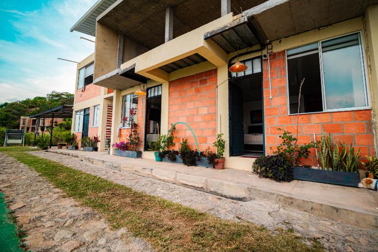 GREEN APARTMENT "el bosque" - Bed and Breakfast Girón