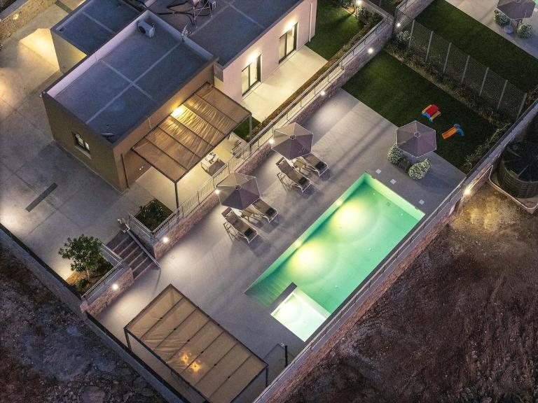 Cretan Aether Hideaway with Private Pool - B&B Roumelí