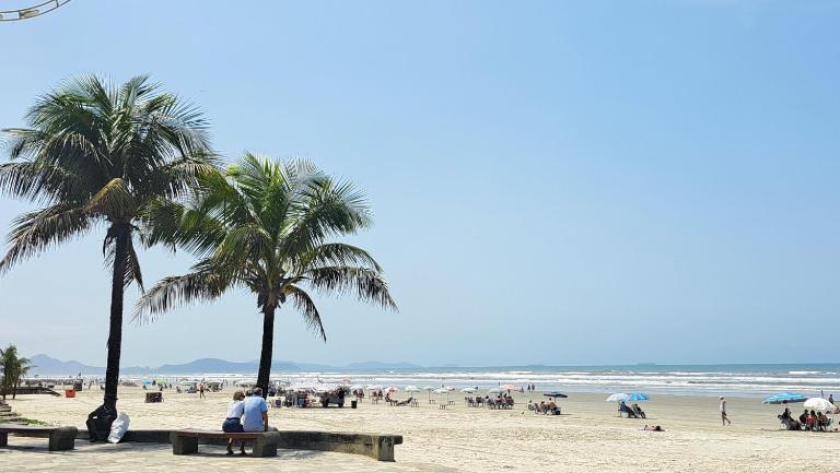 Apto pé na areia da Praia Caiçara, check-in flexível Até 6 pessoas - Bed and Breakfast Praia Grande