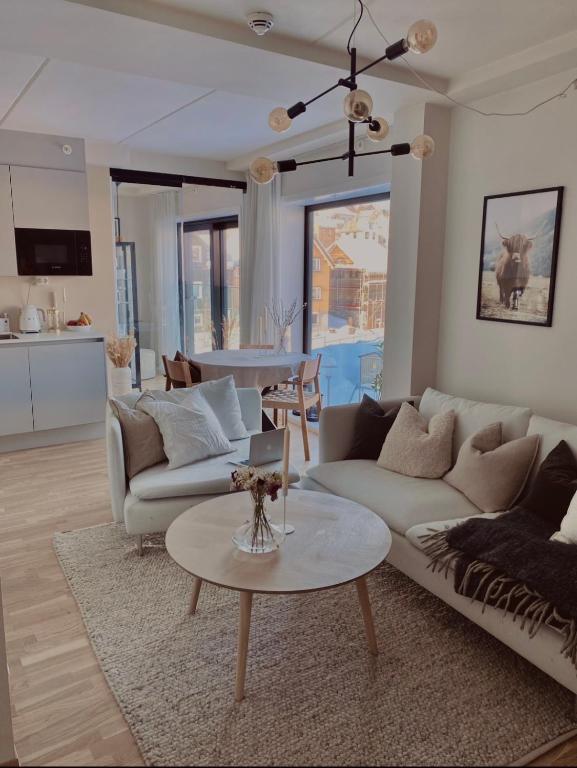 Delicate city apartment with mountain view - Ferienwohnung Lii