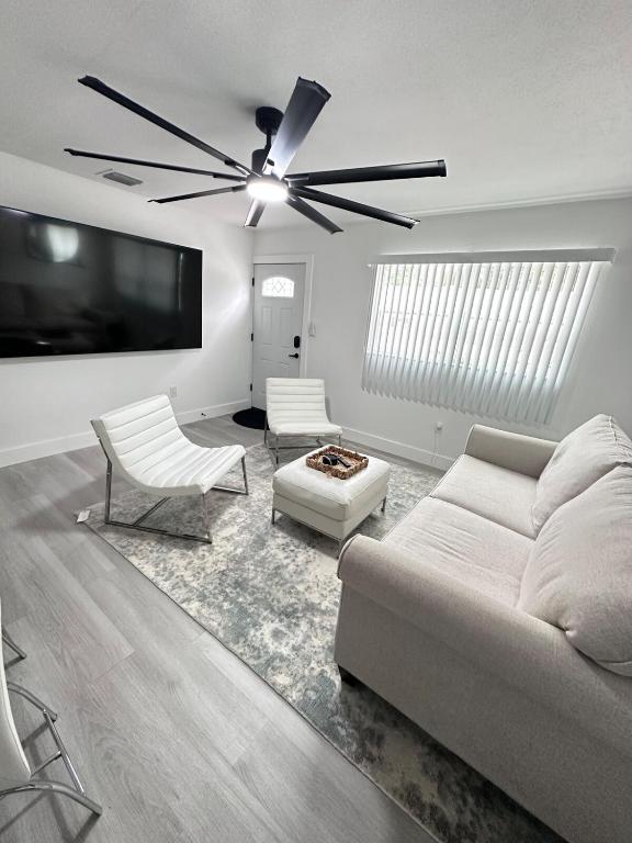 Cozy Retreat Near Downtown Fort Myers - Chambres d'hôtes Fort Myers