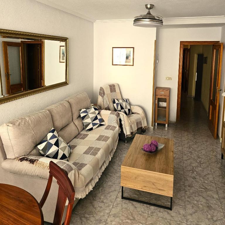 Family 3 rooms Apartment - beach del Cura - B&B Torrevieja