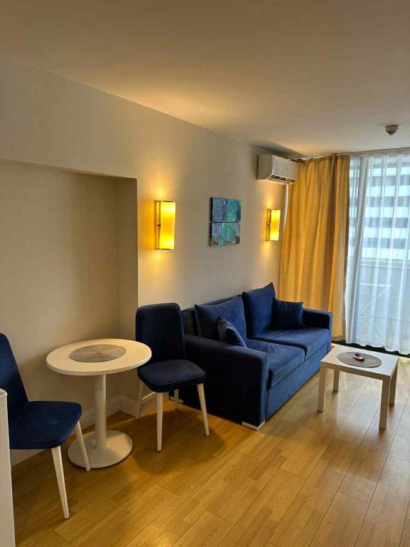 Sea View Apartment, 1st Line - B&B Batum