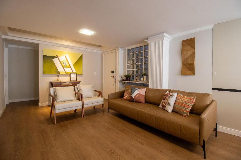 APU24 - Esq com Av Atlântica, 4 Dorm, Climatizado - Chambres d'hôtes Balneário Camboriú