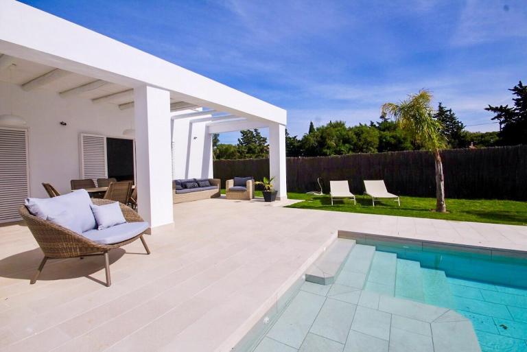 Rompeolas Chalet, 6 minutes walking to the beach - B&B Los Caños de Meca
