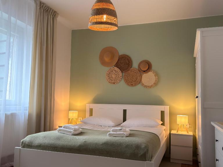 City Center & Free Parking - Rest & Nest Boho Deluxe Apartment - B&B Debrecen