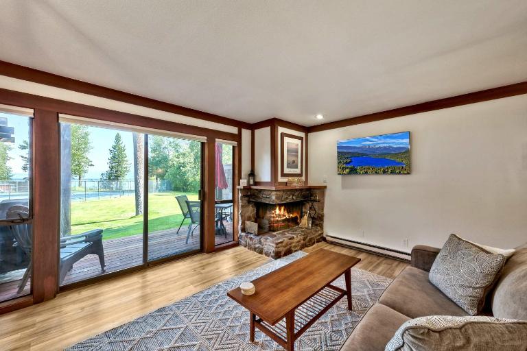 TML 04 - Beautiful 1 BR Condo in Tahoe City - Chambres d'hôtes Tahoe City