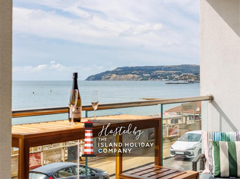 Culver Sands - Duplex Apartment with Stunning Sea Views on the Isle of Wight - Ferienwohnung Sandown