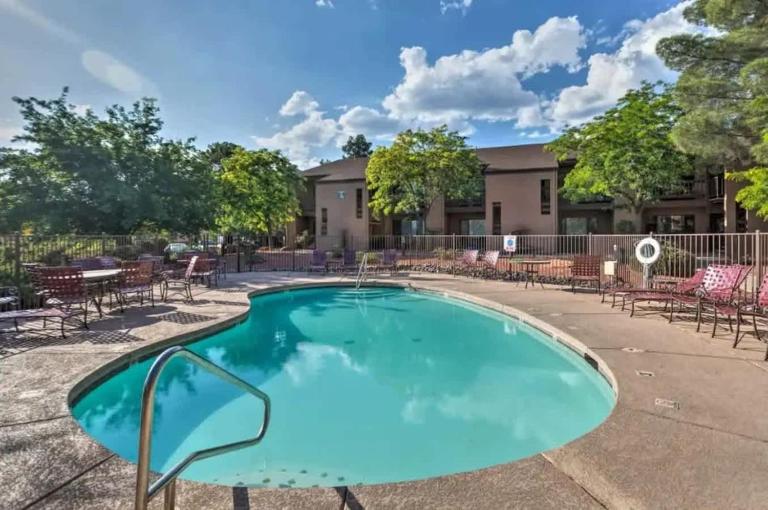 Relaxing Sedona Retreat - Walk to Shops & Trails - Bed and Breakfast Sedona