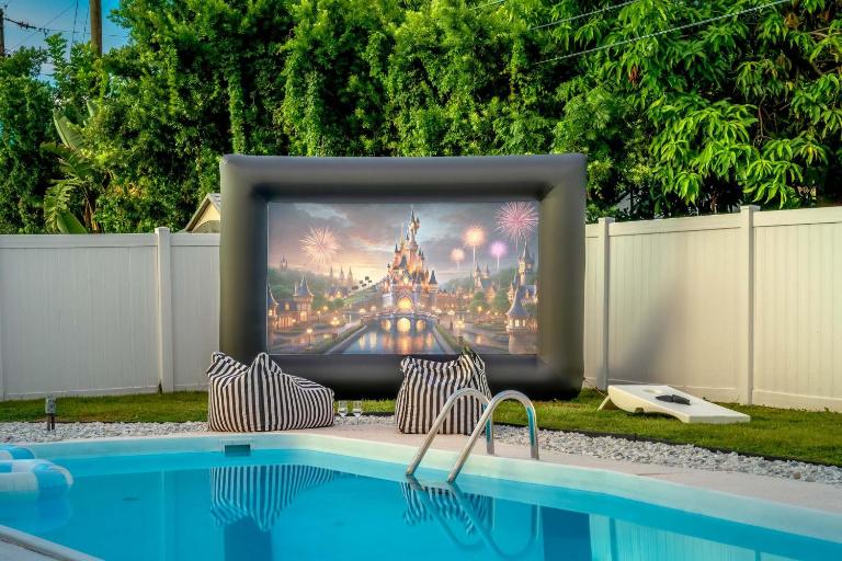 The Beverley Pool Hot Tub Near Clearwater Beach - Ferienwohnung Clearwater