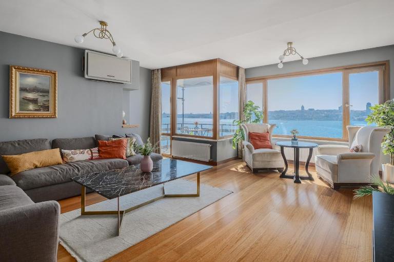 Duplex Flat w Panoramic Bosphorus View and Terrace - B&B Istanbul