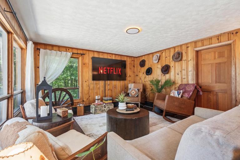 10 Min to BankNH Pavilion Lake Winnipesaukee - B&B Gilford
