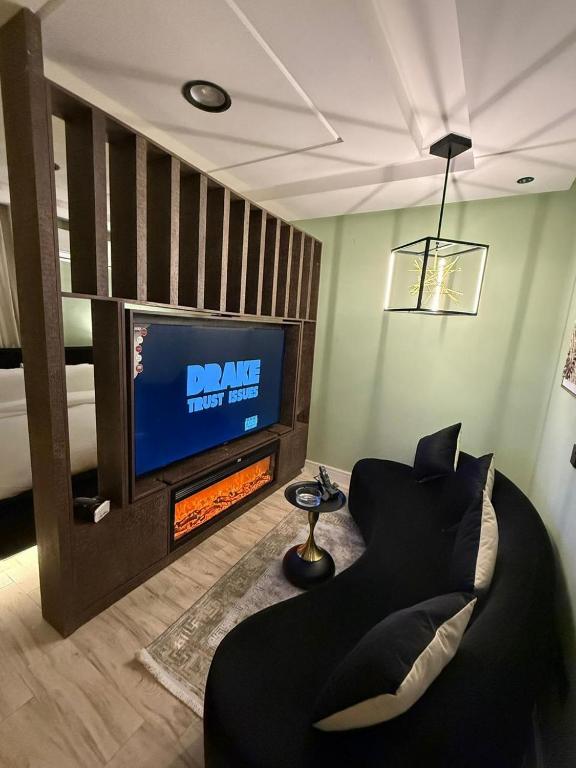 An elegant Cozy Studio with Separated Seating area Alyasmeen استديو بتصميم انيق ومريح و صالة جلوس منفصله في الياسمين - B&B Riyadh