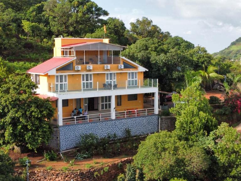 Valley View Villa Wai - B&B Wai