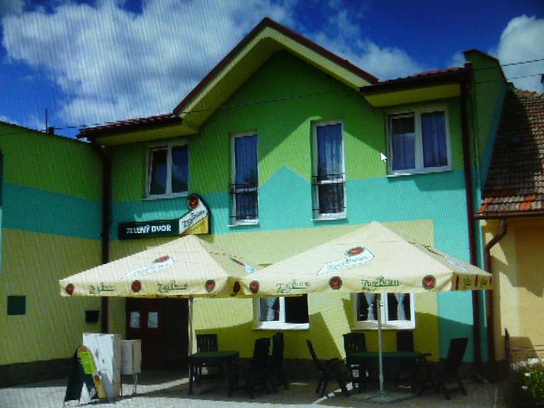 Penzion Zelený Dvor - Ferienwohnung Großlomnitz