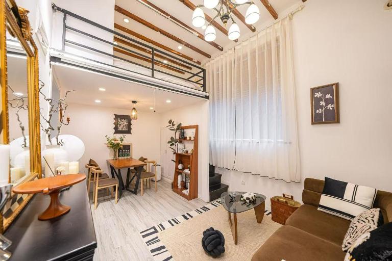 Shanghai Hills&Well-time MCM Family loft Near Line2 and line13 West Nanjing Road - Chambres d'hôtes Shanghai