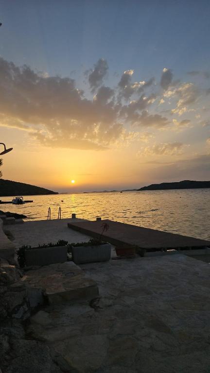 Apartmani Borovac Šparadići - B&B Grebaštica