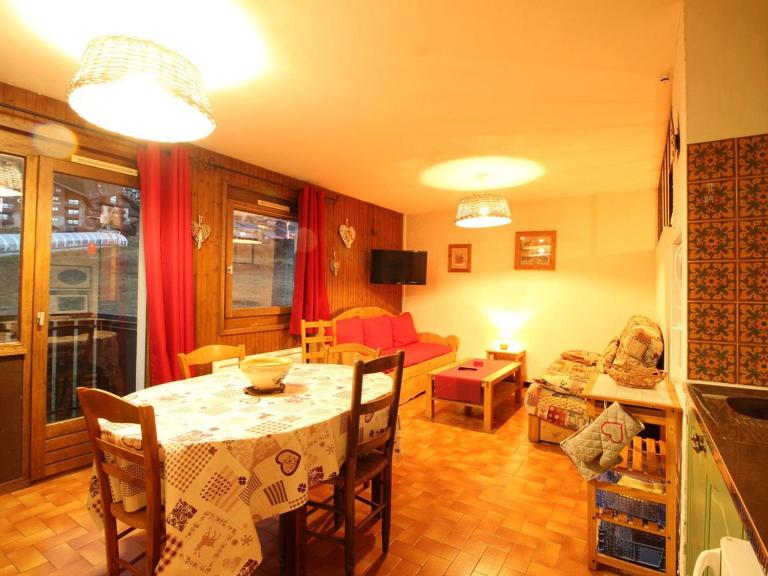 Studio pour 6 pers avec sdd rénovée et parking, sur les pistes - FR-1-572-80 - B&B Arâches-la-Frasse
