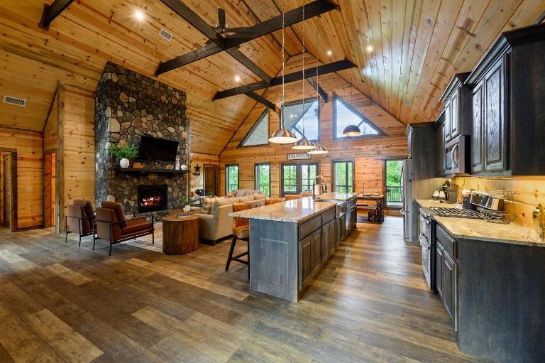 Happy Hours Lodge - B&B Broken Bow