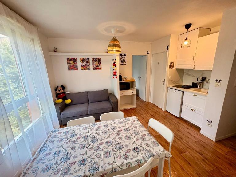 Appartement idéal famille - Disneyland à 5 min - Bed and Breakfast Montévrain