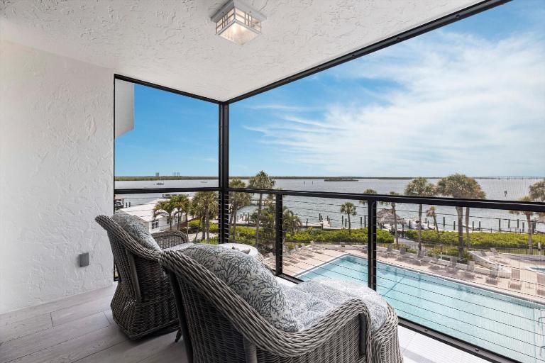 Lovely Marco Island Condo w/ Private Bay View - B&B Marco Island