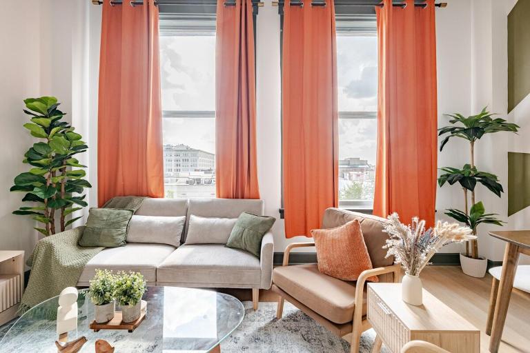 Downtown Birmingham Cozy Escape Rooftop Access - B&B Birmingham