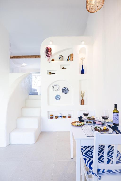 Oia Moon - B&B Blaimont