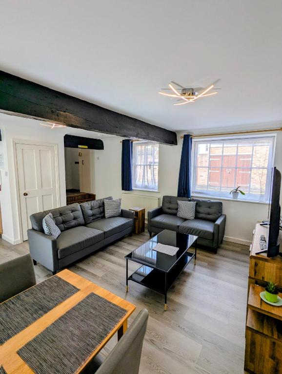 Kirby House Canterbury, Wi-Fi, park small or medium car - B&B Canterbury