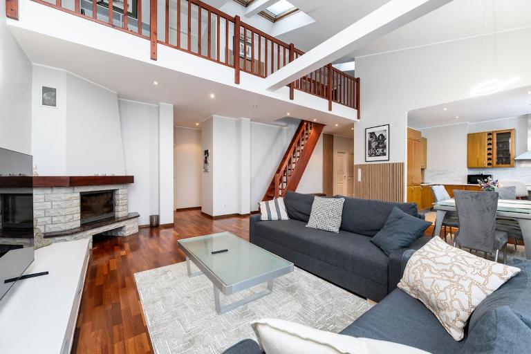 2-story, 3-bedroom Penthouse, sauna, free parking - B&B Tallin